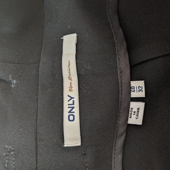 Cropped Paperbag Pants - Picture 3 of 3